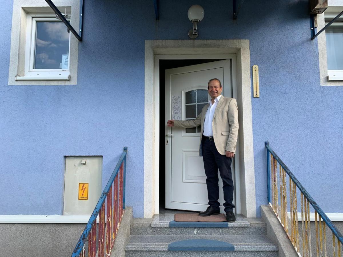Abdalla Apartments Knittelfeld Exteriör bild